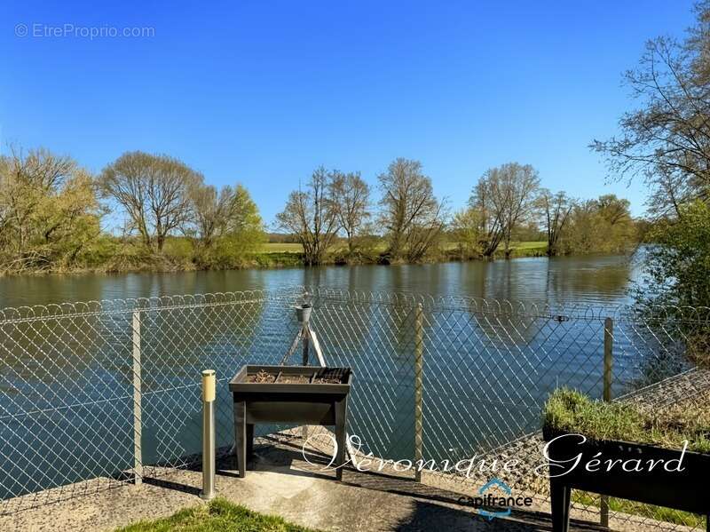 Maison à MOULIN-NEUF