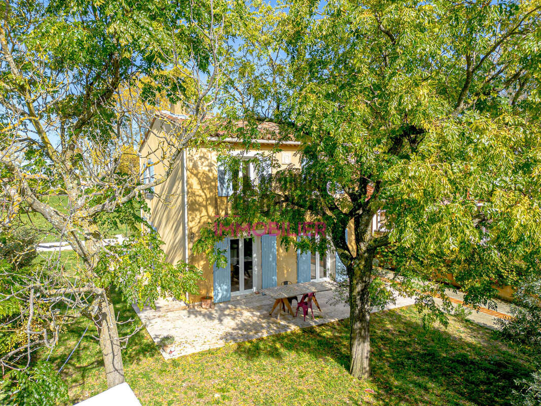 Maison à PERNES-LES-FONTAINES