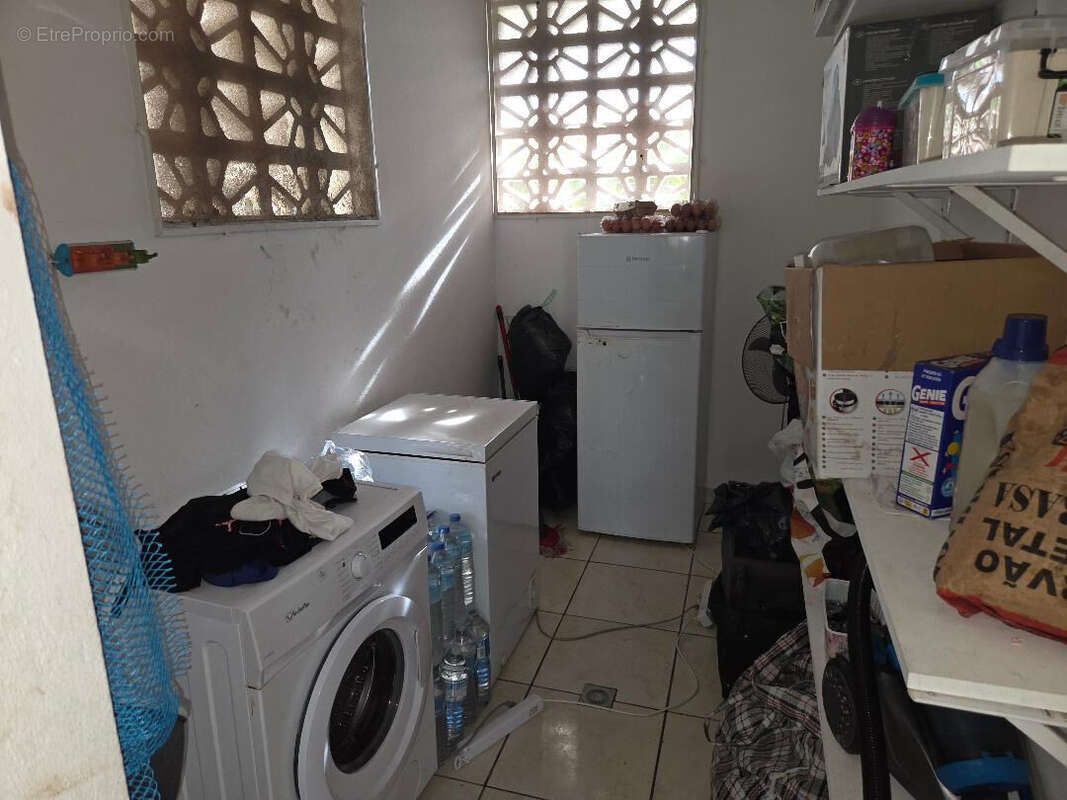 Photo 9 - Maison à REMIRE-MONTJOLY