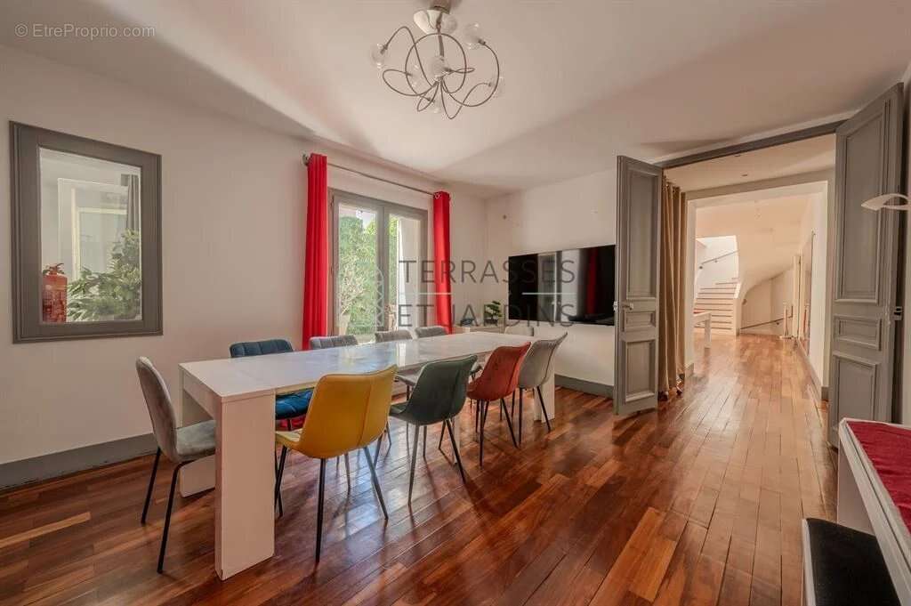 Maison à LA GARENNE-COLOMBES