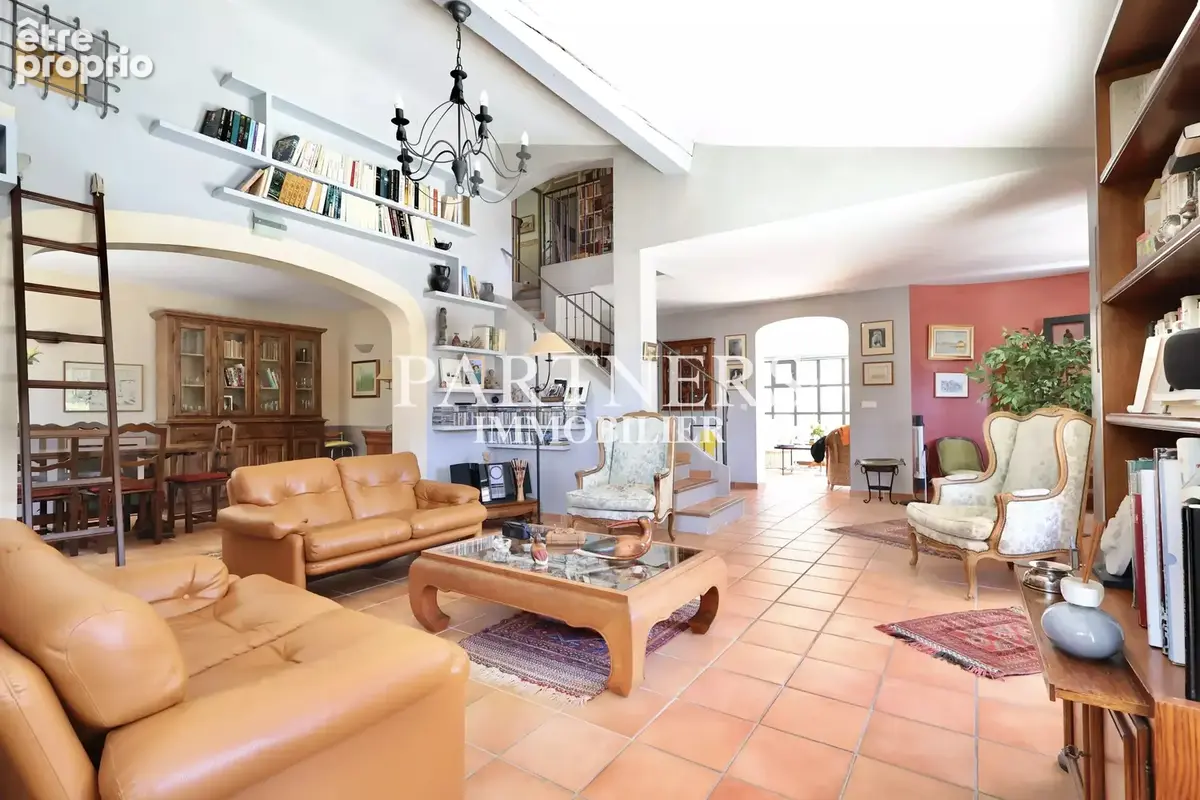 Maison 5 pièces 200 m² à vendre à Le Tholonet (13100) - photo 6
