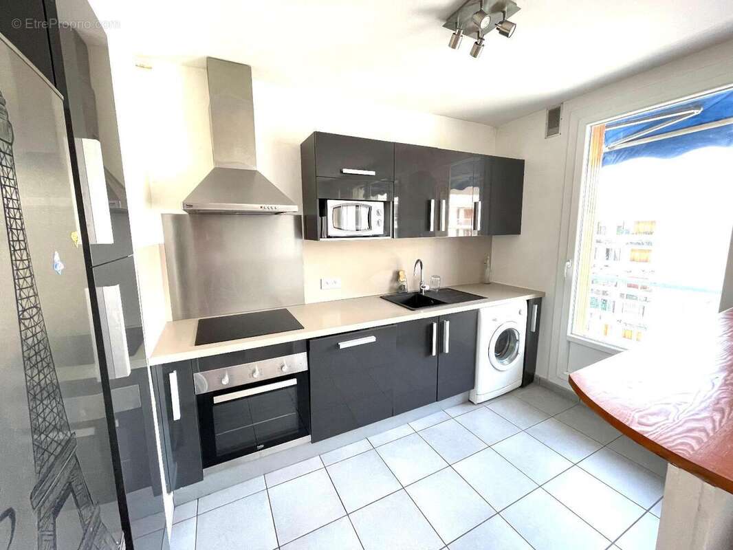   - Appartement à VILLEURBANNE