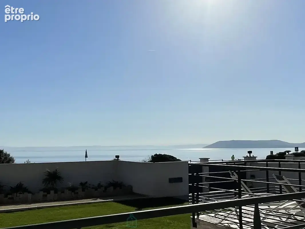 PROVENCE ISTRES - Somptueuse VILLA d'Architecte   300m²   Vue Panoramique  Deux Piscines  200m de la plage - photo 2