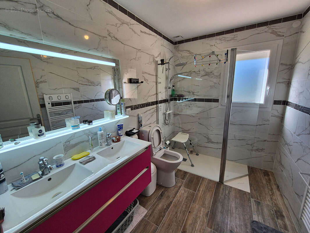 Maison neuve de 170 m² en R+1 avec appartement privatif - photo 10