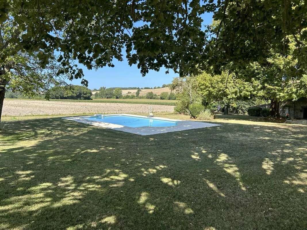 Maison à BLANZAC-PORCHERESSE