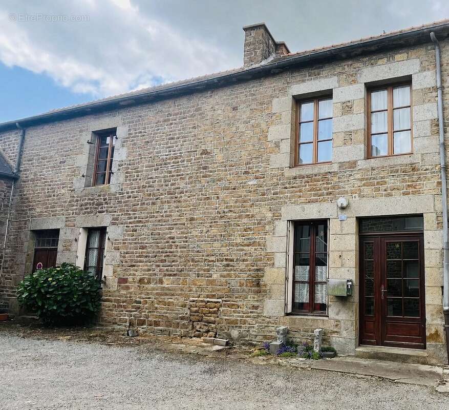 Maison à SENS-DE-BRETAGNE