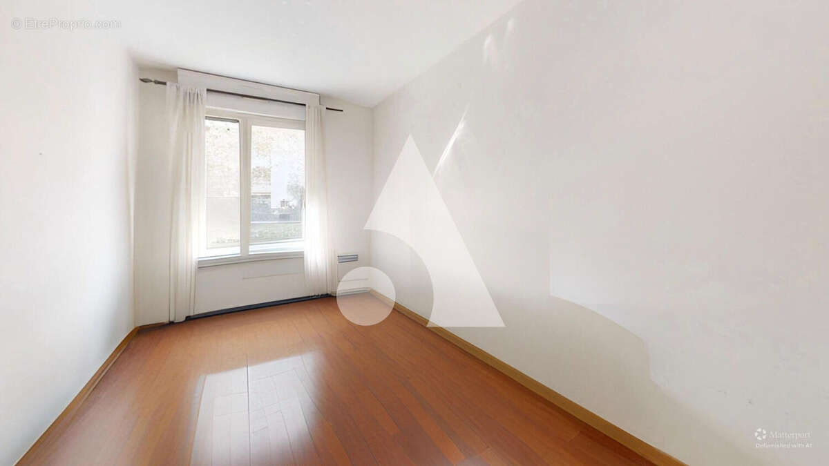 Appartement à LA GARENNE-COLOMBES
