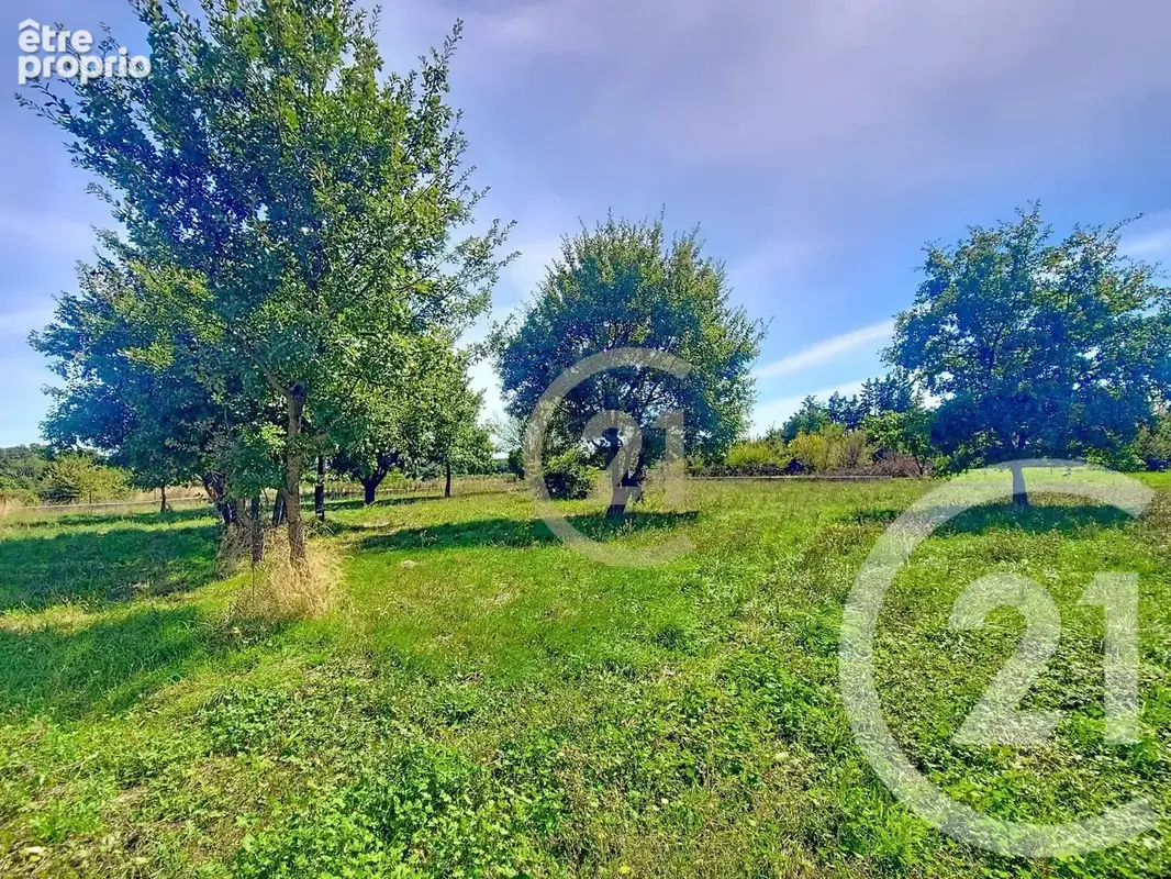 Terrain 2 253 m² à vendre à Uzes (30700) - photo 2