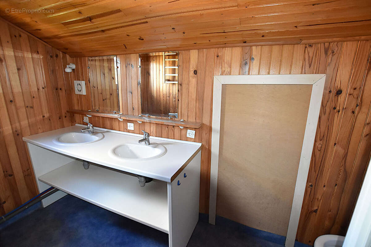 Maison à CHATEL-MONTAGNE