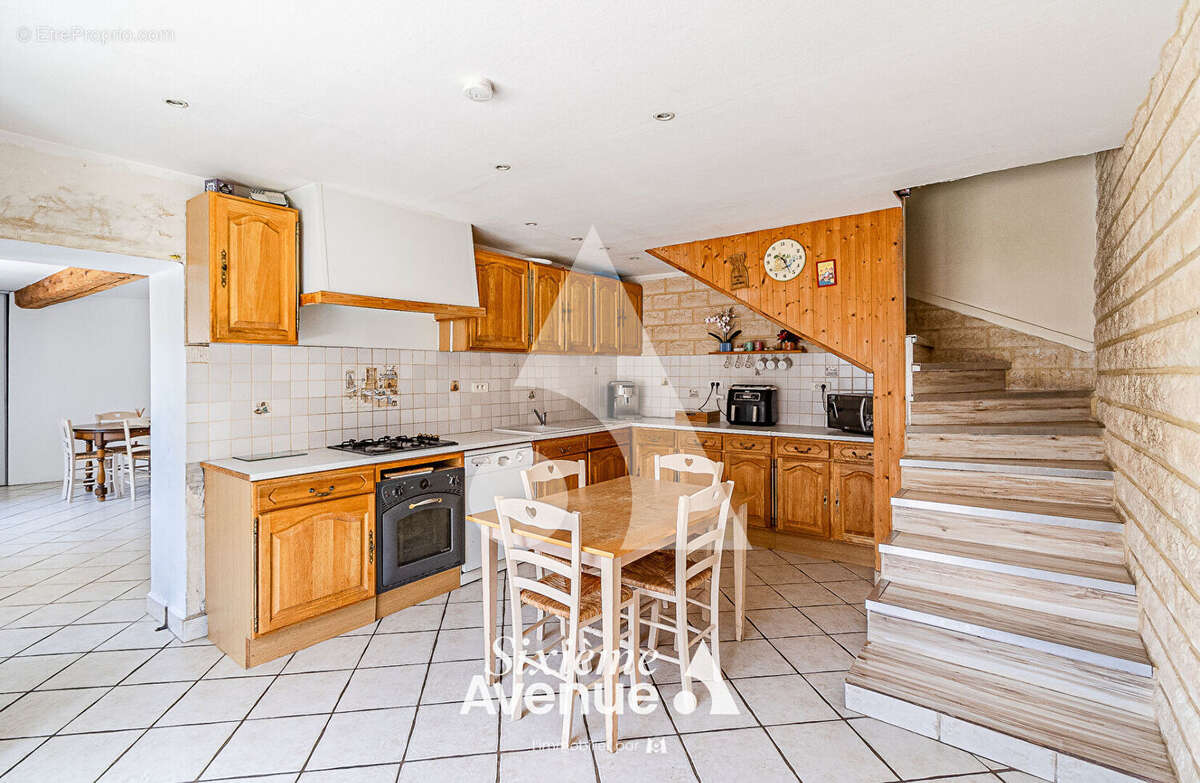 QUINCIEUX CENTRE ? Maison 112 m² avec beau jardin, terrasse couverte, 3 chambres - photo 5