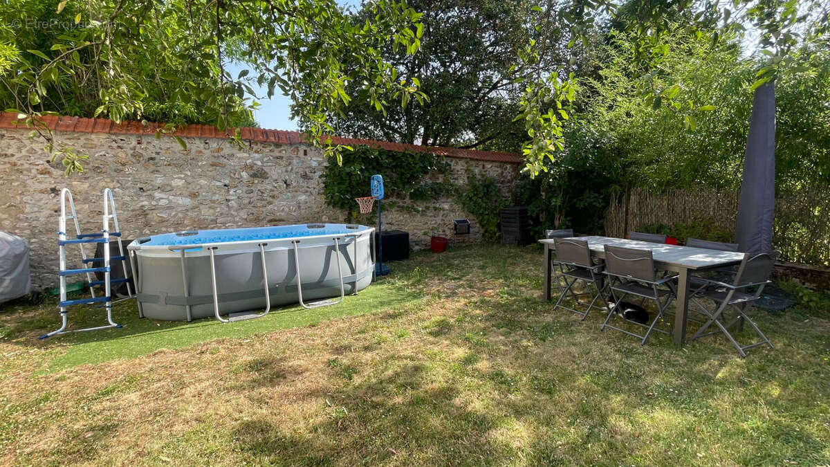 Situation idéale à St CYR - photo 18