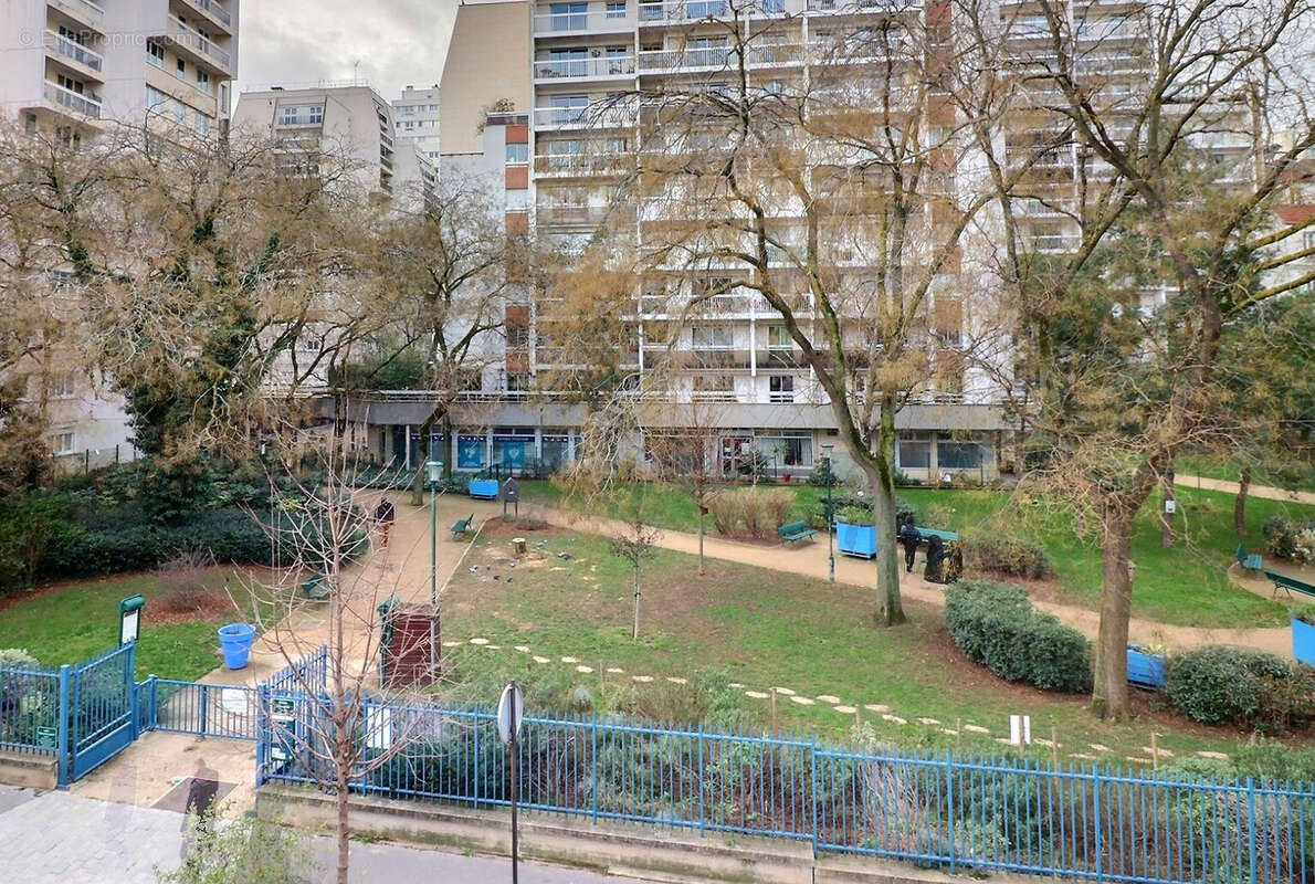 Appartement à PARIS-14E