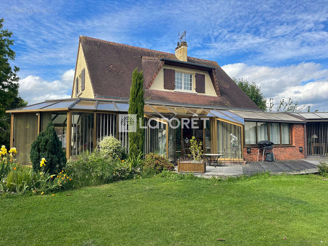 Maison à FONTAINE-ETOUPEFOUR
