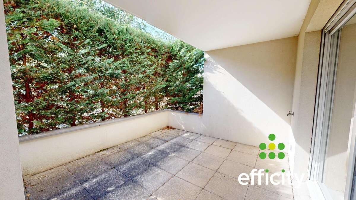 Appartement 40 m² à Oullins  - photo 2