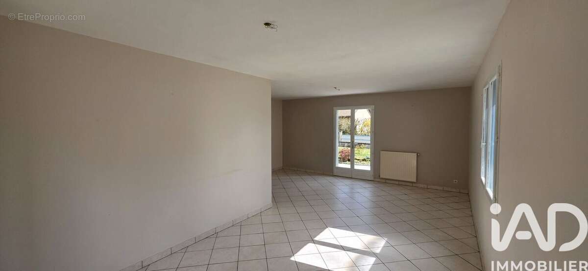 Maison 94 m² à Saint-Simon  - photo 6