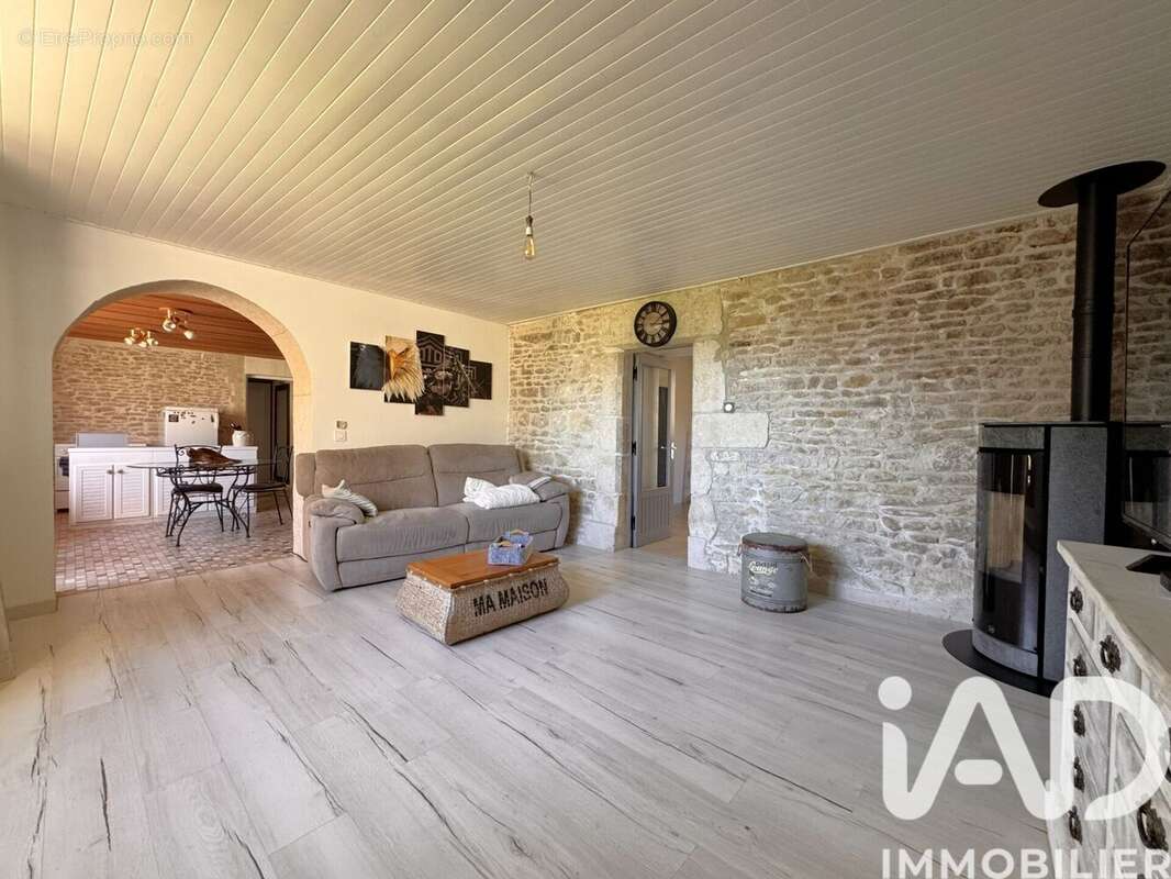Photo 3 - Maison à LE GUE-DE-VELLUIRE