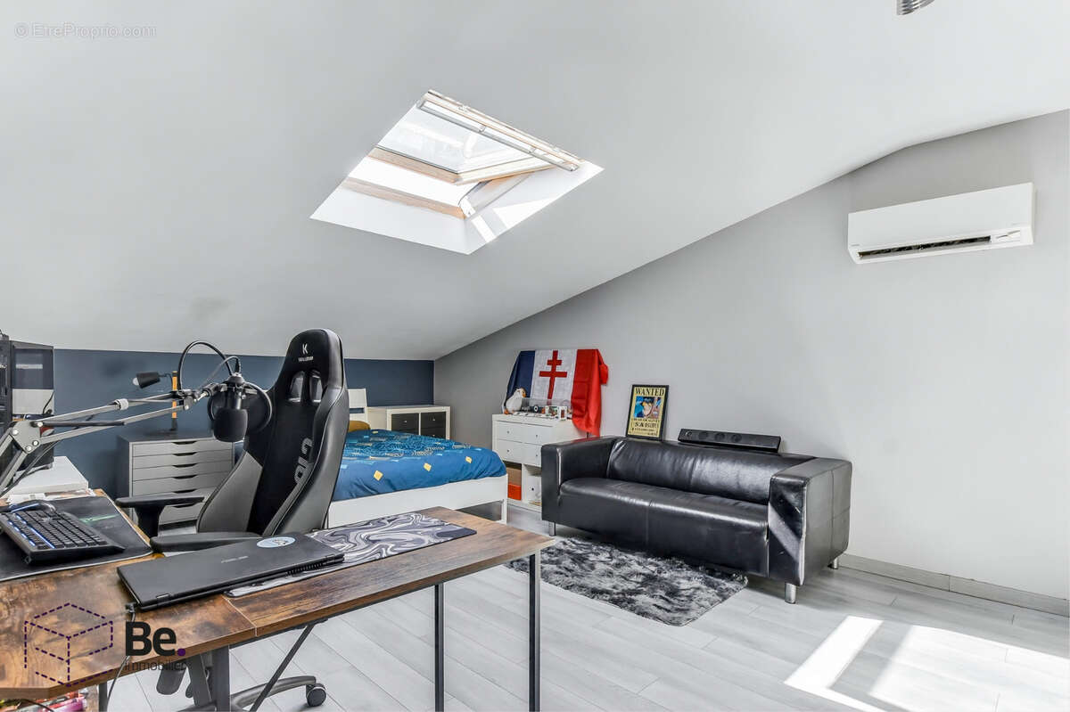 Superbe maison moderne et spacieuse avec appartement et piscine  - photo 6