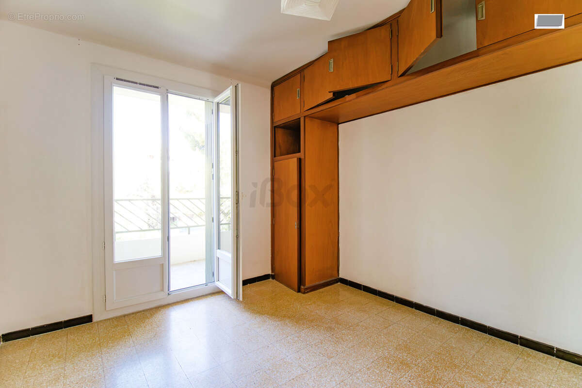 Toulon est - appartement 3 pieces - 2 chambre - balcon - parking collectif -cave - photo 8