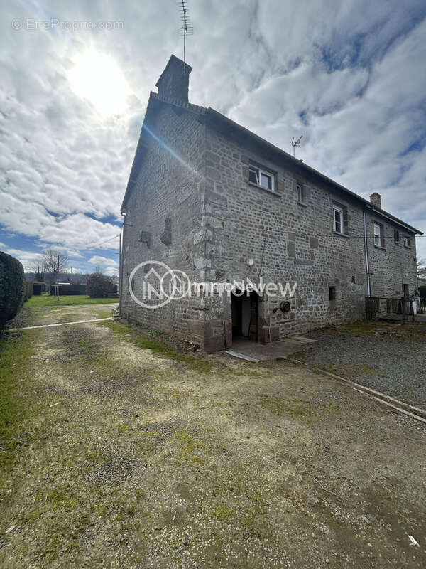 Maison mitoyenne a renover de 84m2 sur 1232m2 de terrain - photo 2