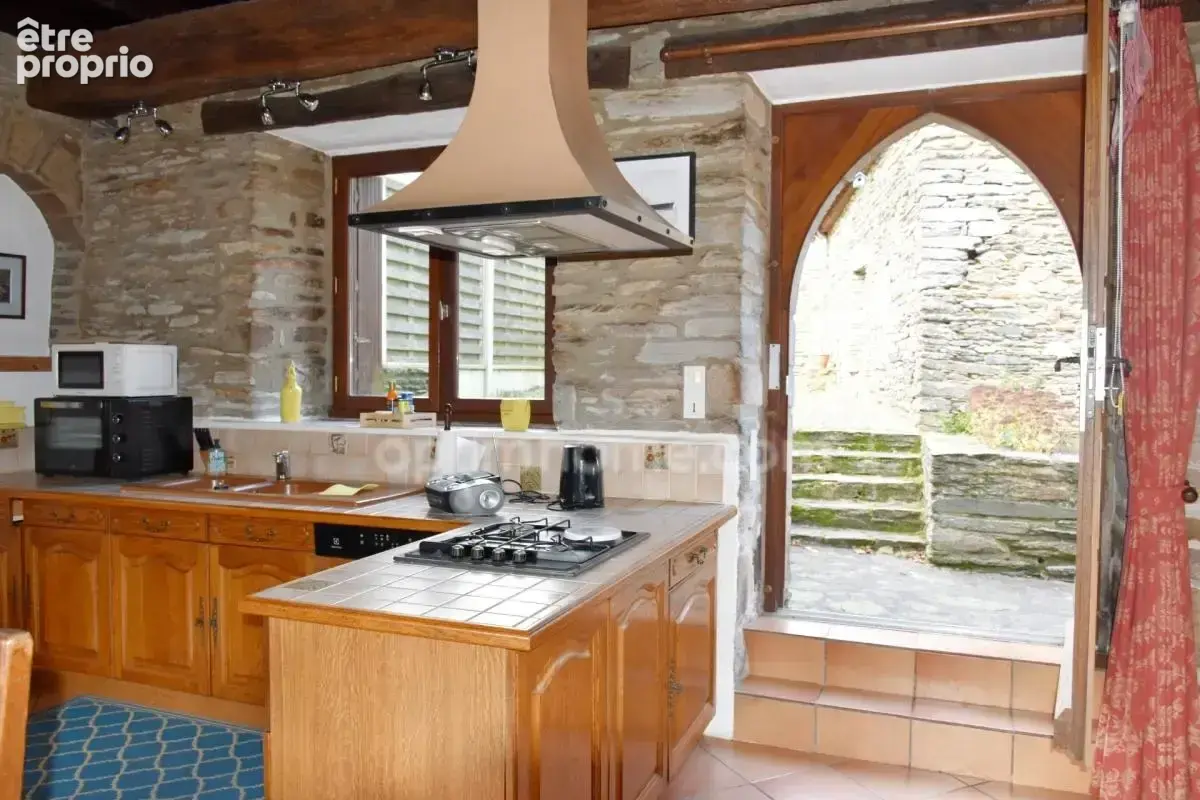 Ensemble immobilier en pierres sur vaste terrain paysagé - photo 7