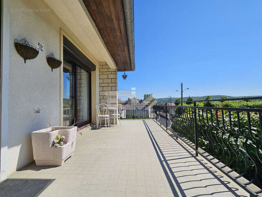 Maison à VAILLY-SUR-AISNE