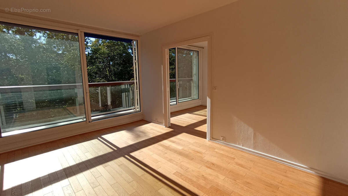 Appartement à VILLE-D&#039;AVRAY