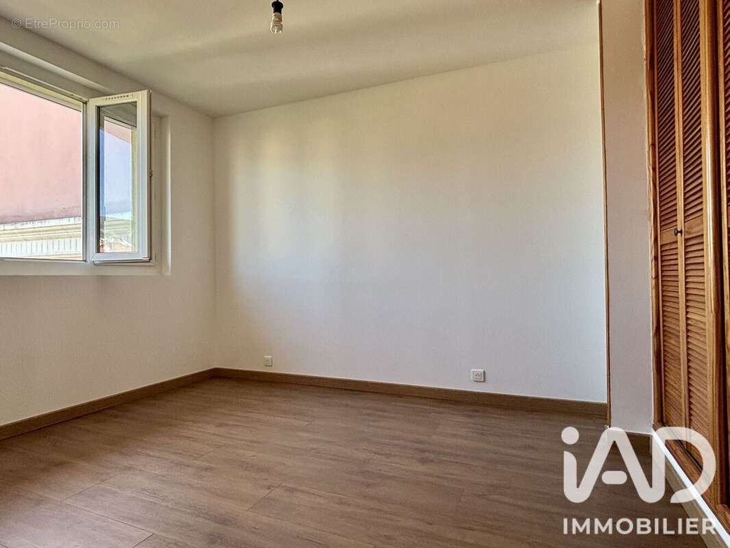 Appartement 81 m² à Toulon  - photo 7