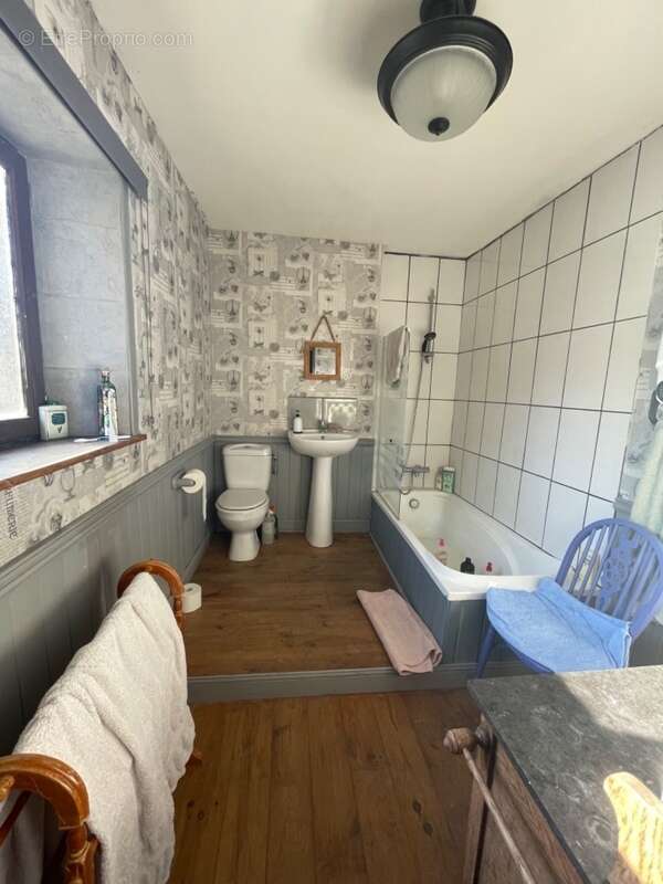 Maison à LA CELLE-DUNOISE