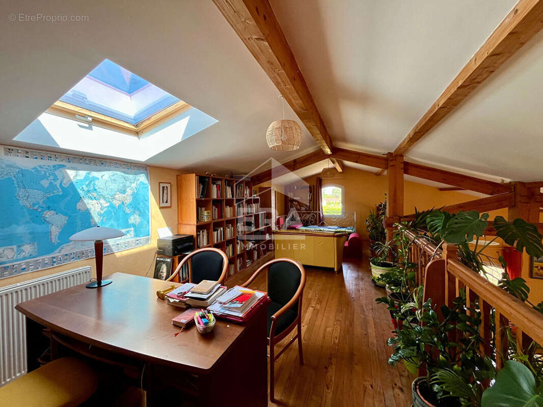 Maison à VILLENEUVE-DE-MARSAN