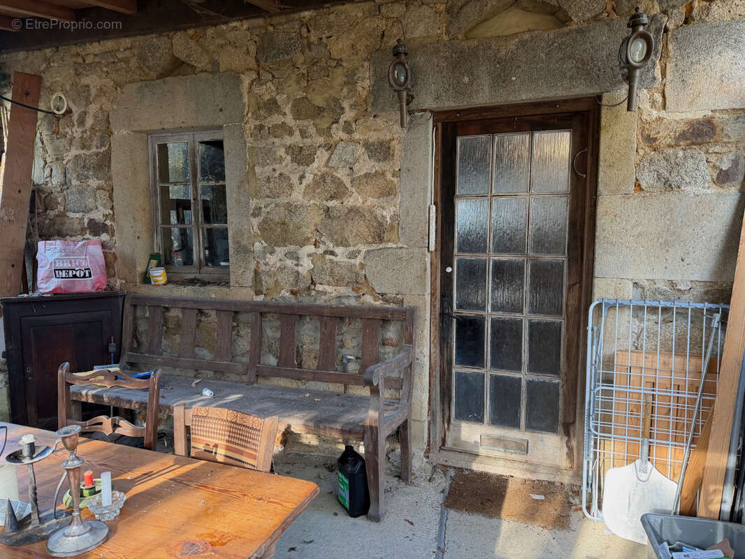 Maison à SAINT-JULIEN-LA-GENESTE