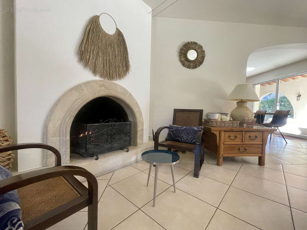 Maison à PERNES-LES-FONTAINES