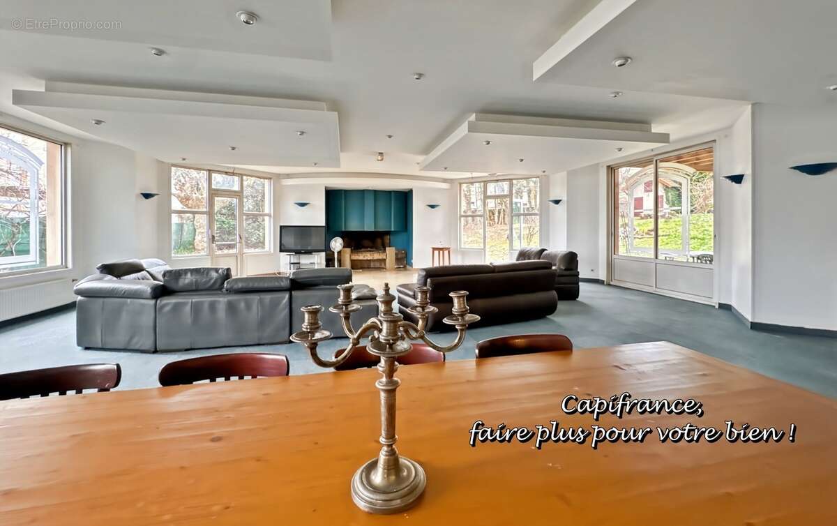 Maison à vendre 11 pièces LA CLAYETTE (71) - 530m ² habitables - 13 pièces - piscine - dépendances - terrain 3822 m² - photo 12