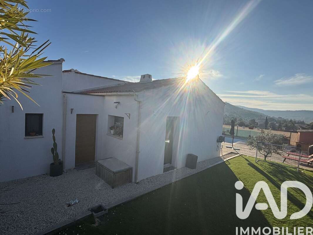 Photo 3 - Maison à VELAUX