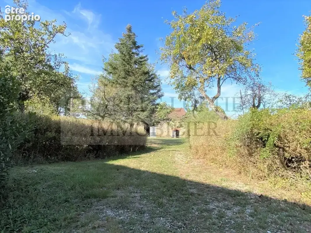 Ancien corps de ferme avec nombreux bâtiments sur 2 ha de terrain, avec belles vues sur la campagne environnan - photo 31