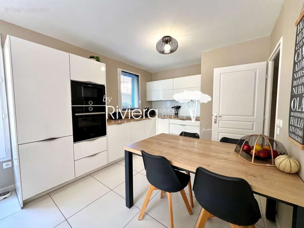 T2 avec terrasse piscine et double garage ! - photo 10