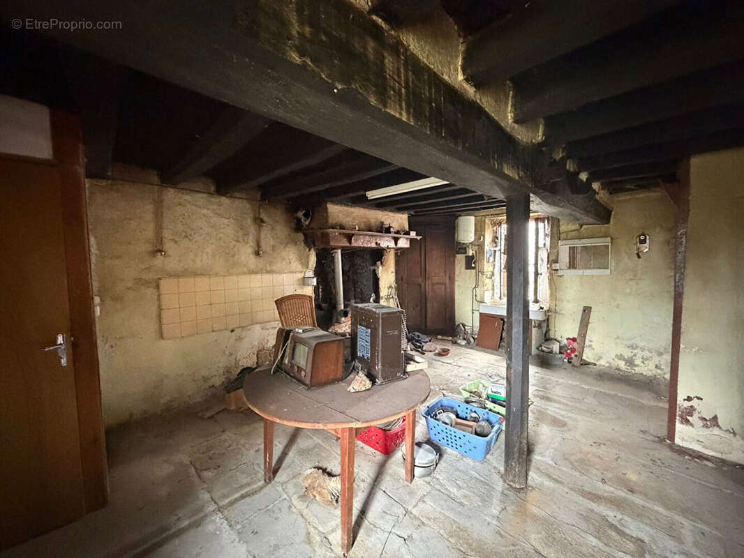 Maison à SAINT-HILAIRE-LA-TREILLE