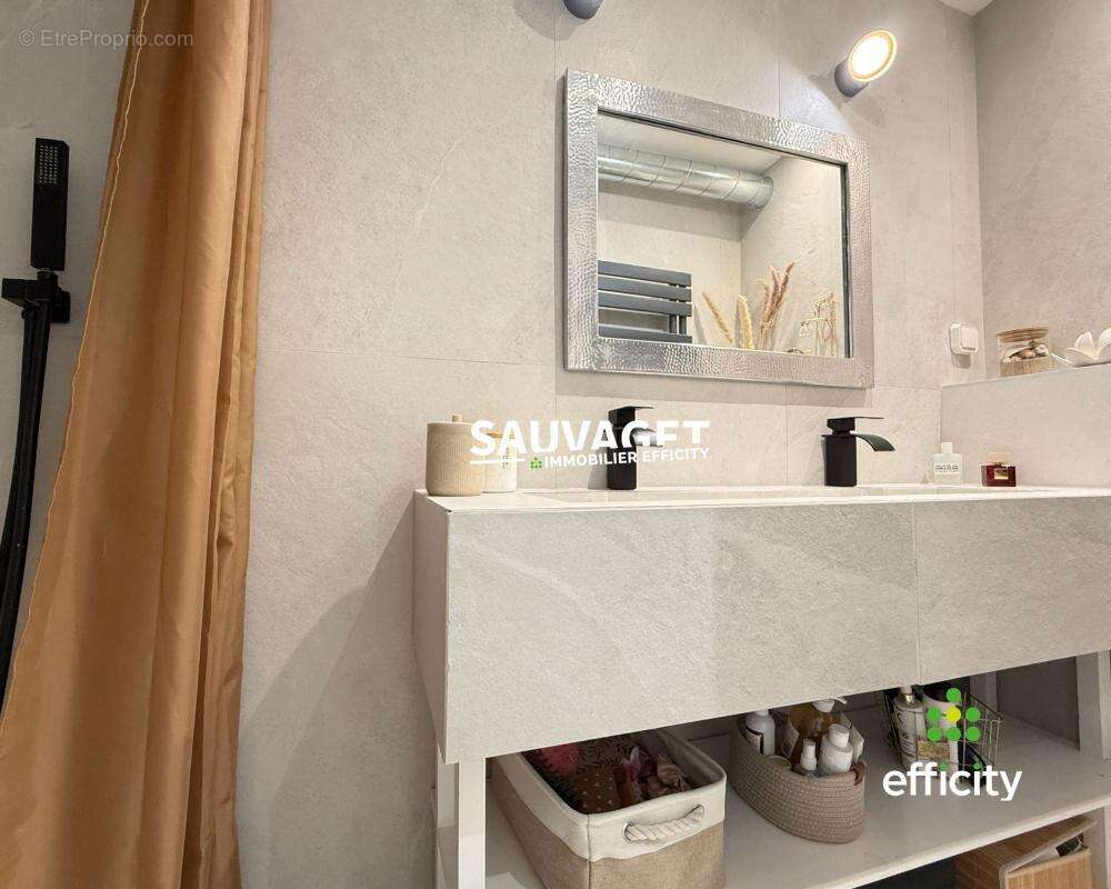 Appartement à REIGNIER