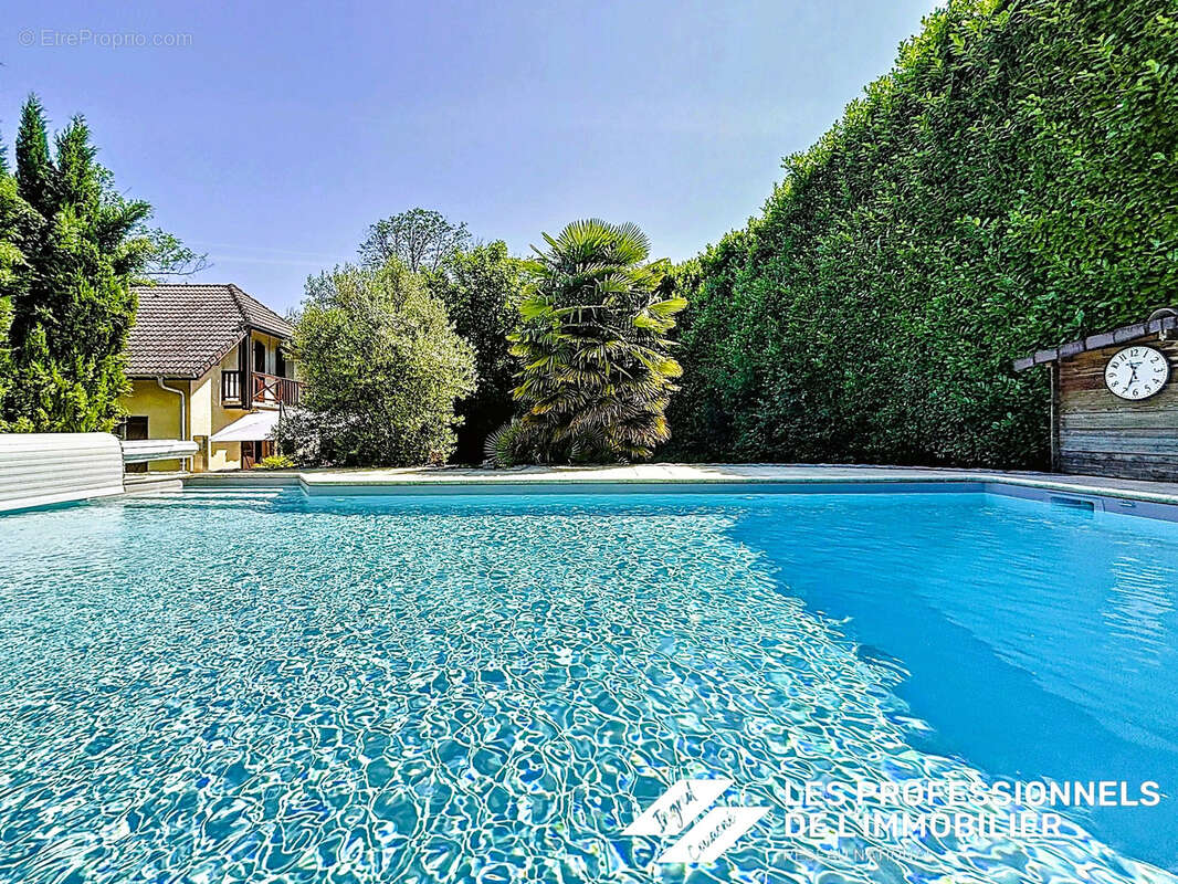 Maison à CHALLES-LES-EAUX