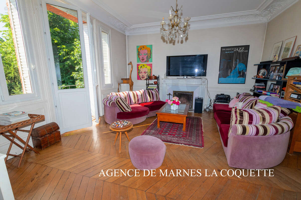Maison à VILLE-D'AVRAY