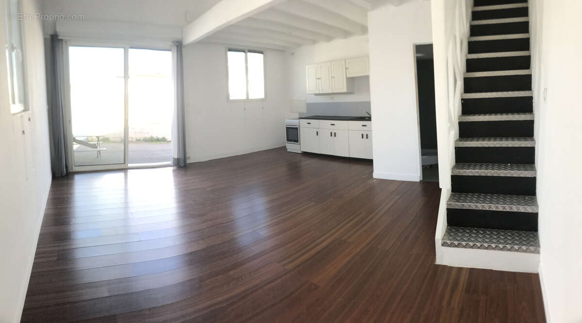 Appartement à MAUGUIO