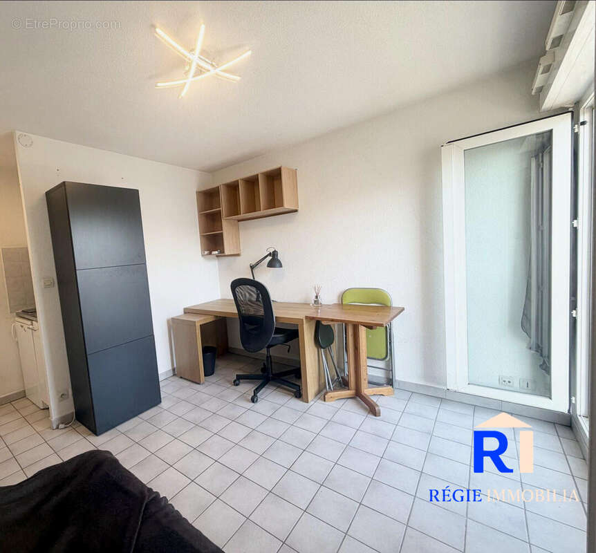 Pièce à vivre - Appartement à GRENOBLE