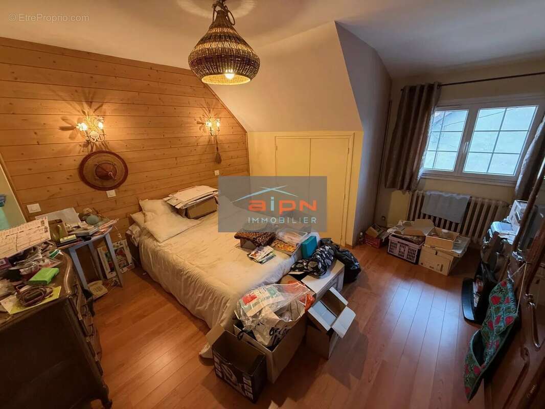 Maison à SAINT-ETIENNE-DU-ROUVRAY