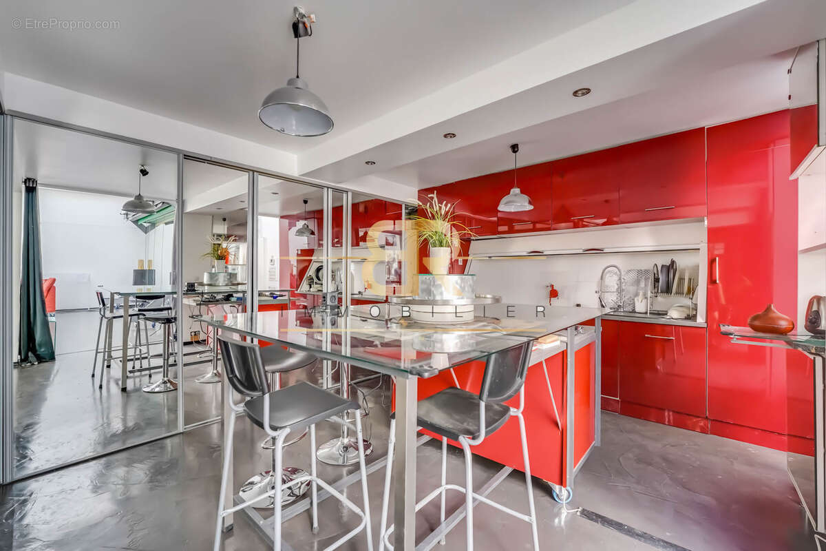 Loft atypique de 190 m2 avec terrasse, sauna sec, jacuzzi, calme et  lumineux - photo 9