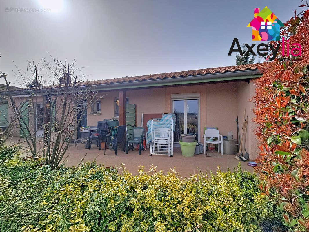 Maison à SAINT-SYMPHORIEN-DE-LAY