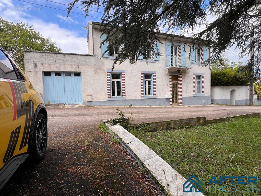 Maison à EINVILLE-AU-JARD