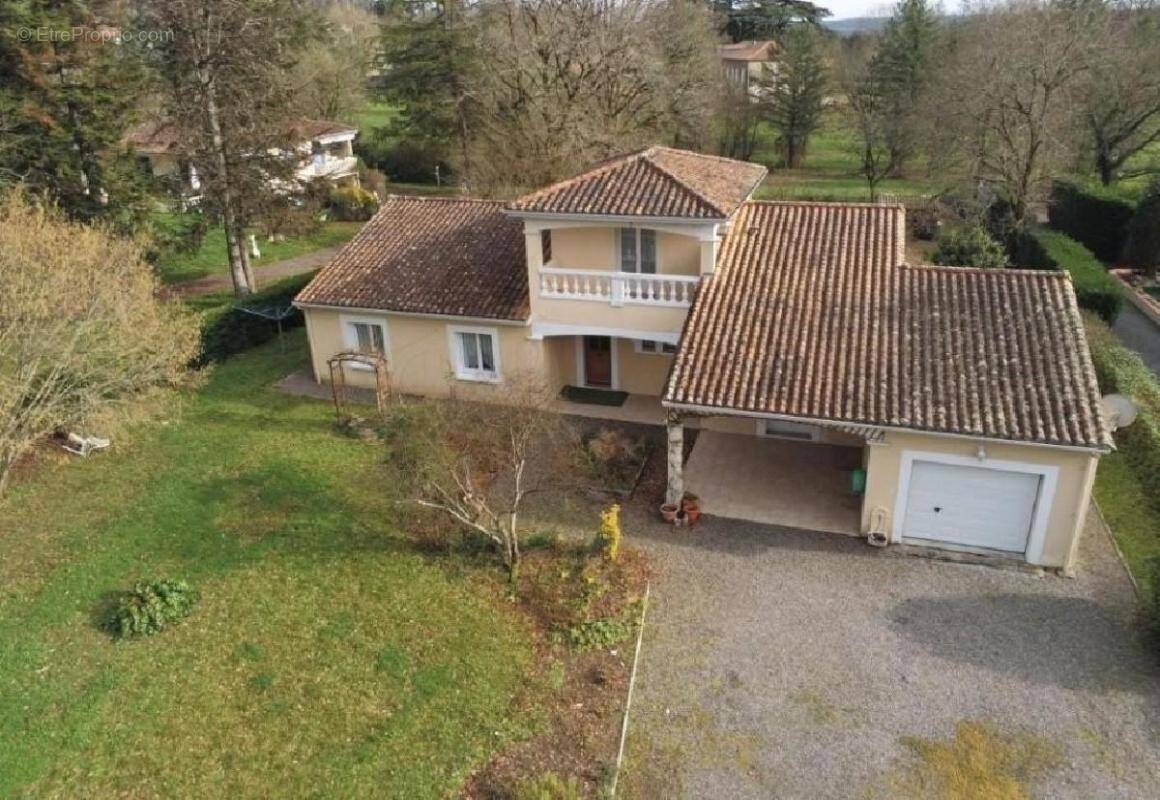 Maison à CONFOLENS