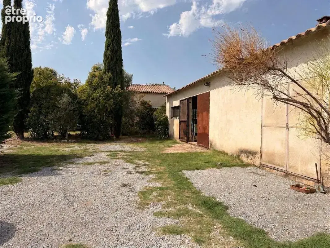 Photo Commerce à Vaison-La-Romaine au prix de 284 000€