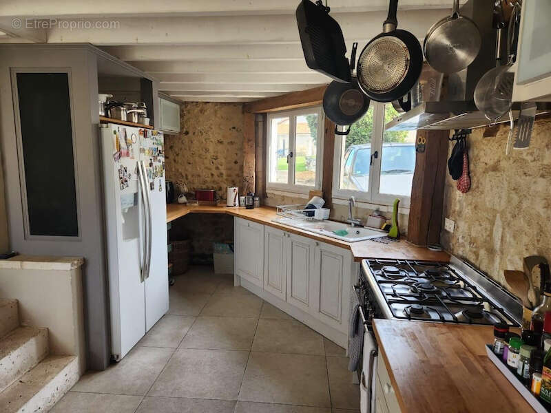Maison à SALLES-LAVALETTE