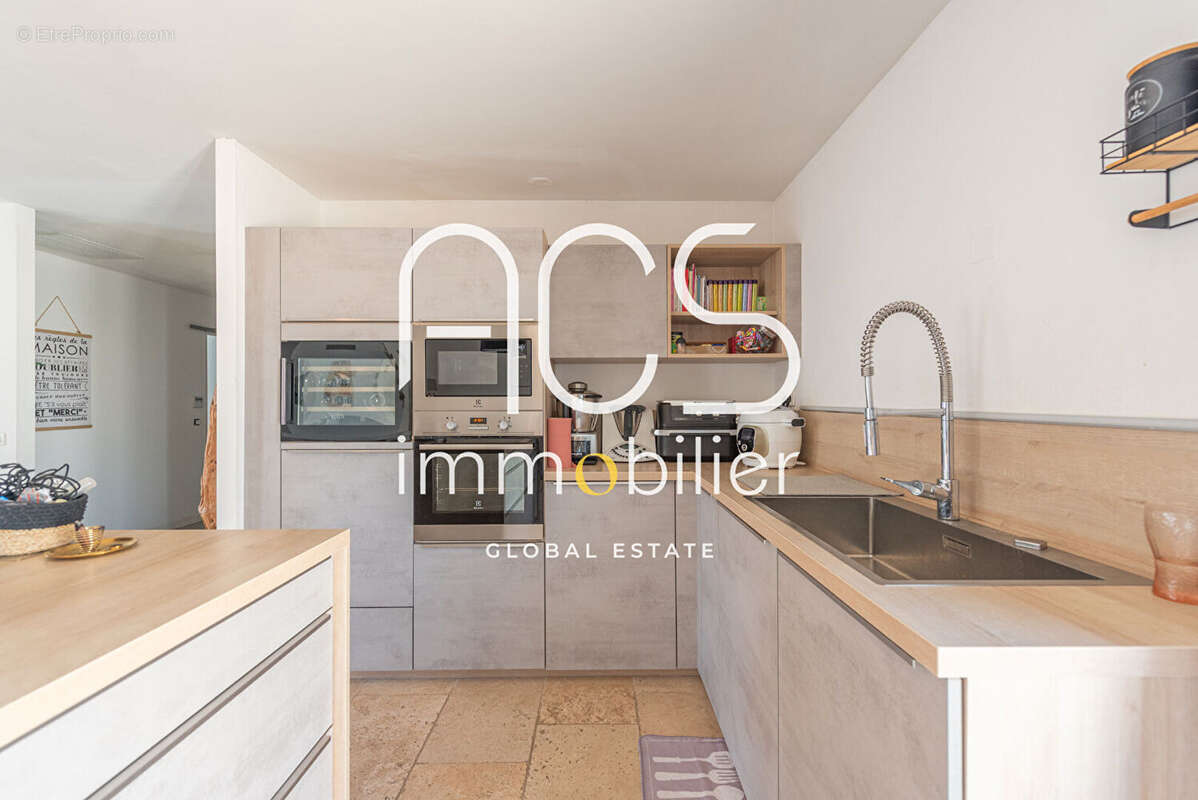 Maison à CHATEAUNEUF-LES-MARTIGUES