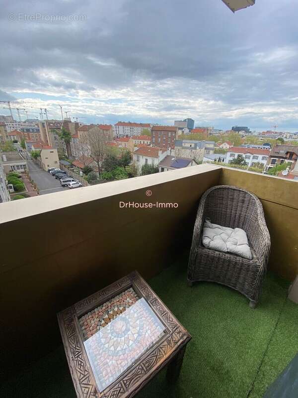 Appartement à COURBEVOIE